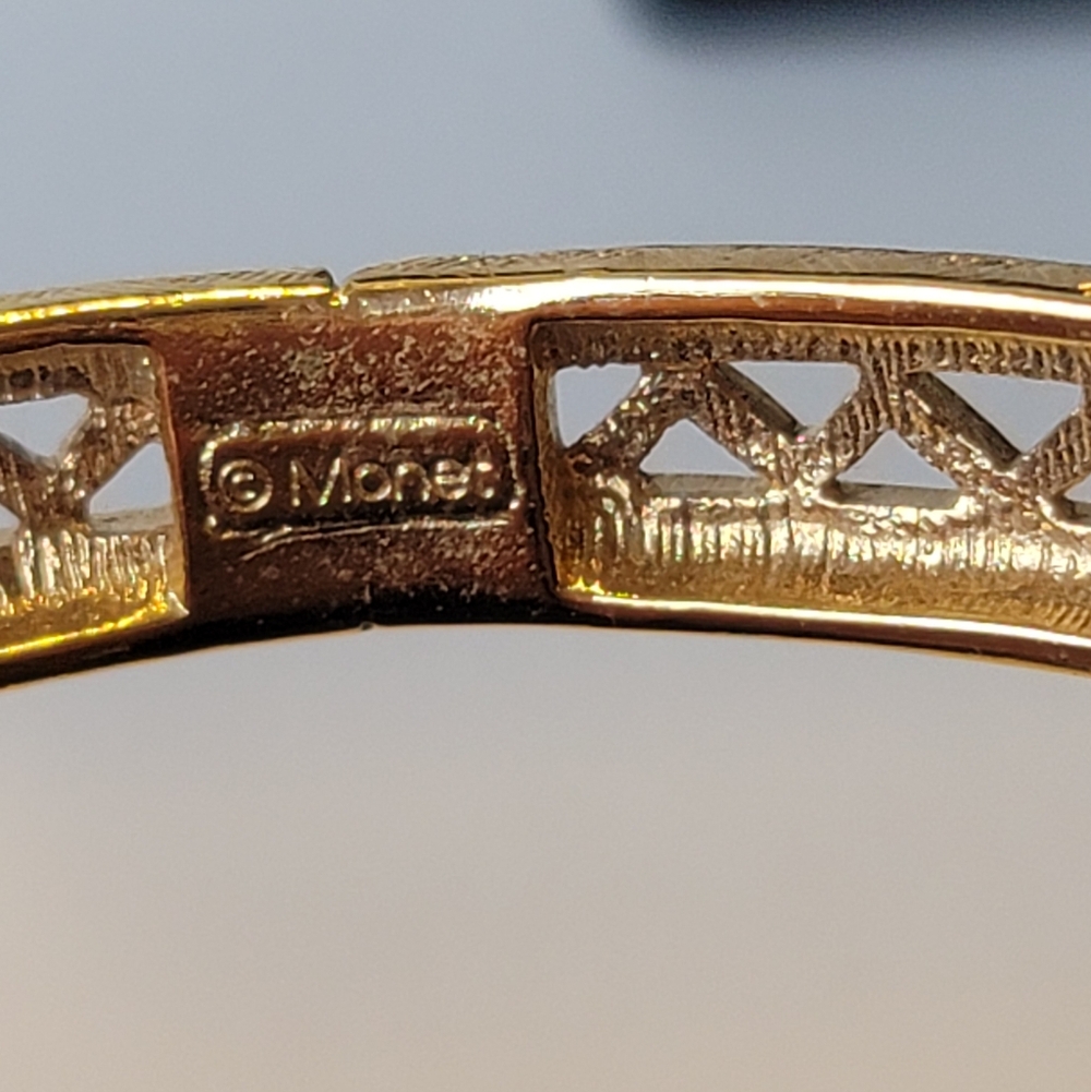 Monet RARE Bangle / Gold Gilded Look / Goldtone, Vintage, Estate, Size 8 - Picture 7 of 10
